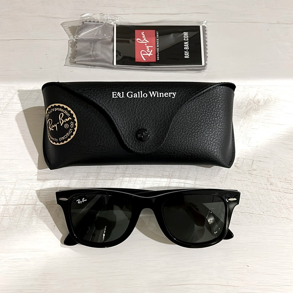 Ray Ban Original Wayfarer Classic, black, new/never worn